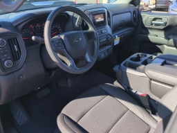 Chevrolet Silverado 1500 Custom Trail Boss 4WD Crew Cab 157" 2026