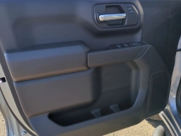 Chevrolet Silverado 1500 Custom Trail Boss 4WD Crew Cab 157" 2026