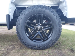 Chevrolet Silverado 1500 Custom Trail Boss 4WD Crew Cab 157" 2026