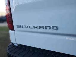 Chevrolet Silverado 1500 Custom Trail Boss 4WD Crew Cab 157" 2026