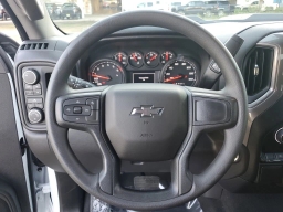 Chevrolet Silverado 1500 Custom Trail Boss 4WD Crew Cab 157" 2026