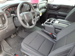 Chevrolet Silverado 1500 Custom Trail Boss 4WD Crew Cab 157" 2026