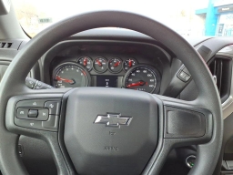 Chevrolet Silverado 1500 Custom Trail Boss 4WD Crew Cab 157" 2026