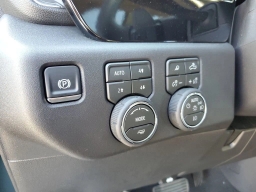 Chevrolet Silverado 1500 LT Trail Boss 4WD Crew Cab 157" 2026