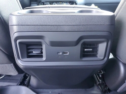 Chevrolet Silverado 1500 LT Trail Boss 4WD Crew Cab 157" 2026