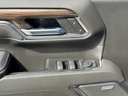 Chevrolet Silverado 1500 LT Trail Boss 4WD Crew Cab 147" 2026