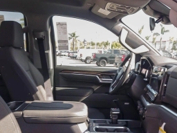 Chevrolet Silverado 1500 LT Trail Boss 4WD Crew Cab 147" 2026