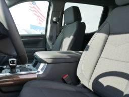 Chevrolet Silverado 1500 LT Trail Boss 4WD Crew Cab 157" 2026