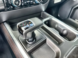 GMC Sierra 1500 SLT 2WD Crew Cab 147" 2026