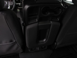 GMC Sierra 1500 SLE 4WD Crew Cab 157" 2026