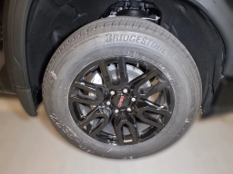 GMC Sierra 1500 Elevation 4WD Crew Cab 147" 2026