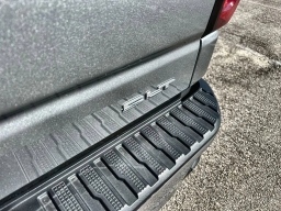 GMC Sierra 1500 SLT 4WD Crew Cab 157" 2026