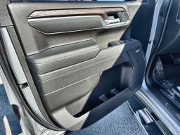 GMC Sierra 1500 SLT 4WD Crew Cab 157" 2026