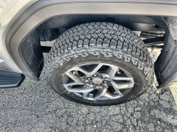 GMC Sierra 1500 SLT 4WD Crew Cab 147" 2026