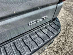 GMC Sierra 1500 SLT 4WD Crew Cab 147" 2026