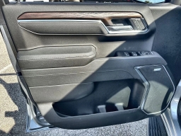 GMC Sierra 1500 SLT 4WD Crew Cab 147" 2026