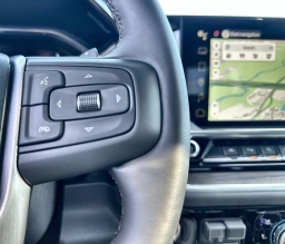 GMC Sierra 1500 SLT 4WD Crew Cab 147" 2026