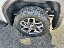 GMC Sierra 1500 SLT 4WD Crew Cab 157" 2026