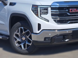 GMC Sierra 1500 SLT 4WD Crew Cab 147" 2026