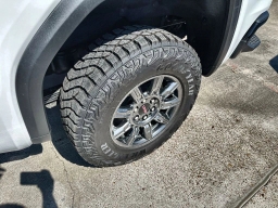 GMC Sierra 1500 AT4X 4WD Crew Cab 147" 2026