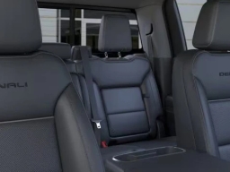 GMC Sierra 1500 Denali 4WD Crew Cab 157" 2026