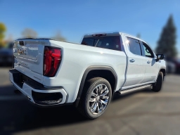 GMC Sierra 1500 Denali 4WD Crew Cab 157" 2026