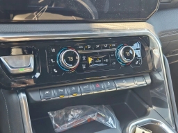 GMC Sierra 1500 Denali 4WD Crew Cab 157" 2026