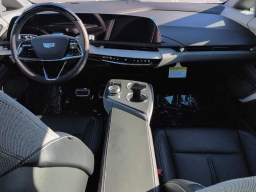 Cadillac OPTIQ Luxury 4dr w/1SC 2026