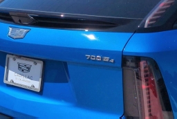 Cadillac OPTIQ Luxury 4dr w/1SC 2026