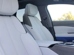 Cadillac OPTIQ Luxury 4dr w/1SC 2026