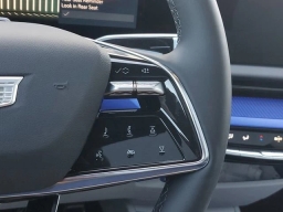 Cadillac OPTIQ Luxury 4dr w/1SC 2026