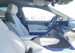 Cadillac OPTIQ Luxury 4dr w/1SC 2026