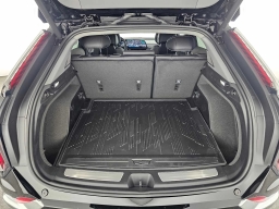 Cadillac OPTIQ Luxury 4dr w/1SC 2026