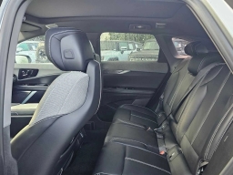 Cadillac OPTIQ Luxury 4dr w/1SC 2026