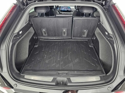 Cadillac OPTIQ Luxury 4dr w/1SC 2026