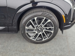 Cadillac OPTIQ Sport 4dr w/1SF 2026