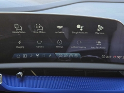 Cadillac OPTIQ Sport 4dr w/1SF 2026