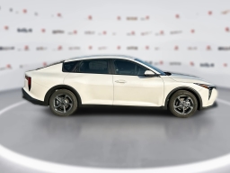 Kia K4 LXS Sedan 2026