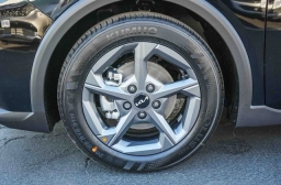 Kia K4 LXS Sedan 2026