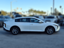 Kia K4 LXS FWD 2025