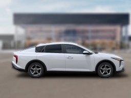 Kia K4 LXS Sedan 2026