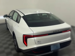 Kia K4 LXS Sedan 2026