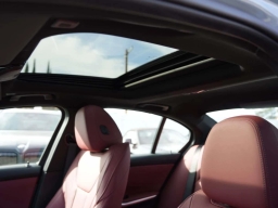 BMW 3 Series 330i NA Sedan 2026