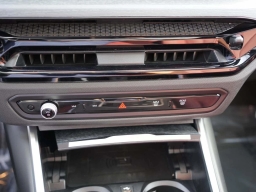 BMW 3 Series 330i NA Sedan 2026