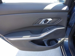 BMW 3 Series 330i NA Sedan 2026