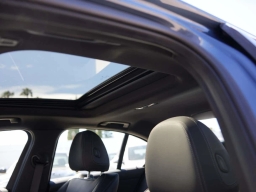 BMW 3 Series 330i NA Sedan 2026