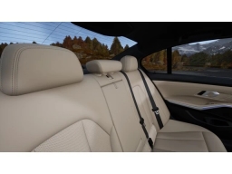 BMW 3 Series 330i NA Sedan 2026