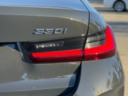 BMW 3 Series 330i NA Sedan 2026