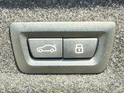 BMW 3 Series 330i NA Sedan 2026