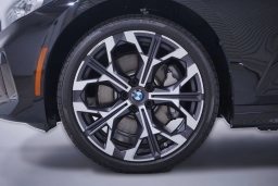 BMW 3 Series 330i NA Sedan 2026